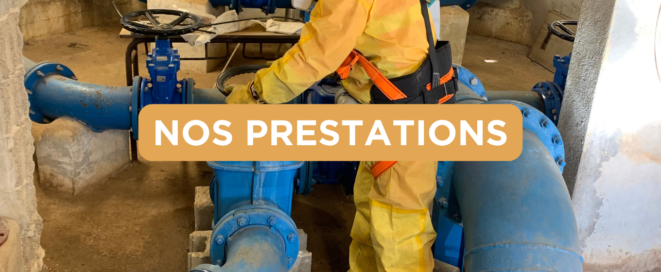 Employé de Hp2O en pleine intervention. Retrouvez tous nos services proposées par Hp2O.
