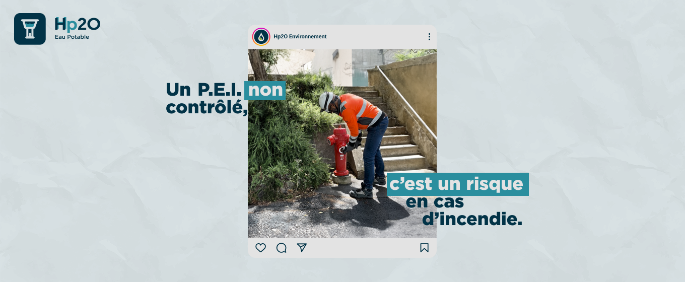Technicien Hp2O procédant à la maintenance d’un poteau incendie en extérieur, avec équipements de sécurité.